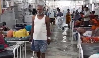 पटना के कुछ इलाकों में भरी बारिश का कहर, एनएमसीएच परिसर में घुसा पानी।