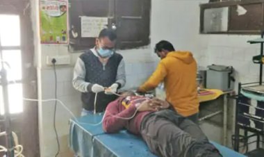 मोबाईल चोरी के आरोप में दो युवकों को पकड़कर मारपीट, जख्मी सदर अस्पताल में भर्त