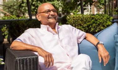 अनिल अग्रवाल हुए भोजपुरी कमेंट्री के दीवाने, उन्होंने लिखा :- " ई गेंद गईल छपरा रेलवे स्टेशन के टिकट काउंटर पे "