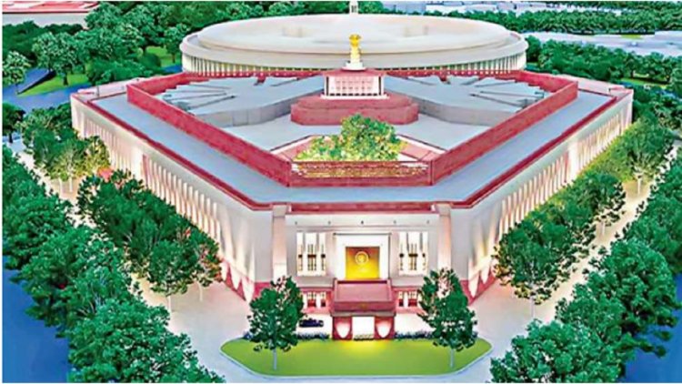 नया संसद भवन बनकर हुआ तैयार, इसी महीने प्रधानमंत्री नरेंद्र मोदी करेंगे उद्घाटन, तारीख भी हुआ तय !