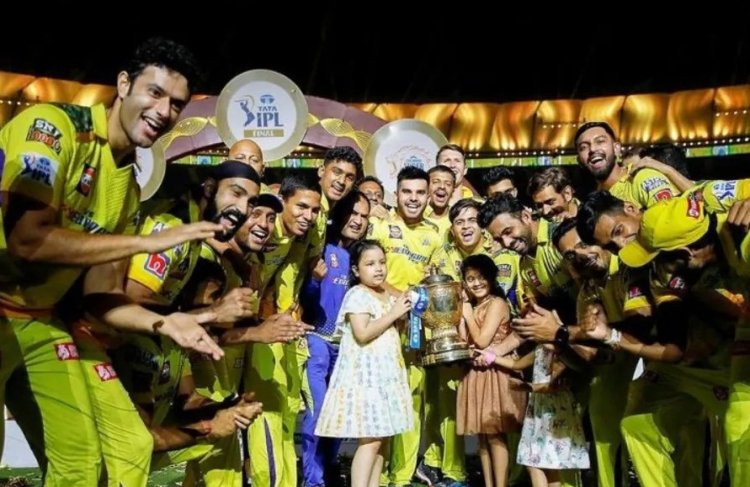 IPL 2023 Champion CSK: चेन्नई  सुपर किंग्स ने गुजरात टाइटंस को हराकर पांचवीं बार आईपीएल का खिताब जीता. सीएसके के जीत के बाद, धोनी ने जडेजा को गोद में उठाकर मनाया जश्न