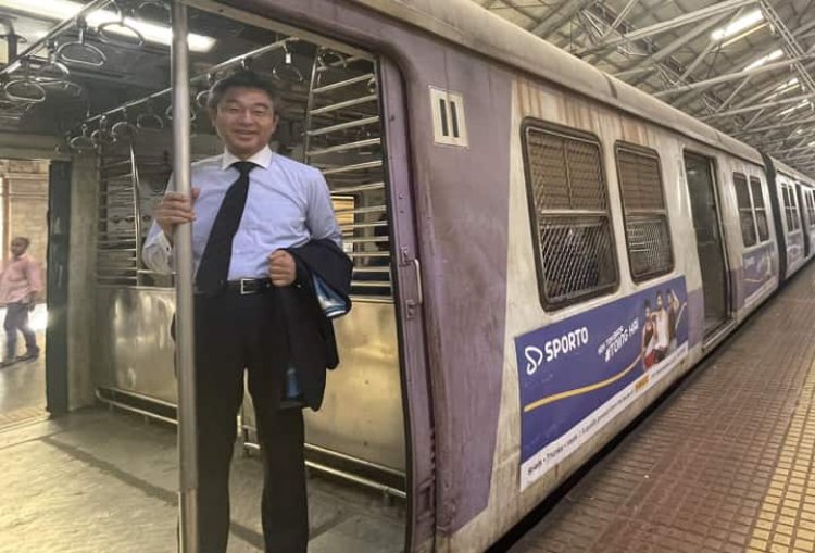 जापान के राजदूत चलाने जा रहे भारत में बुलेट ट्रेन, मुंबई लोकल में भी किया सफर