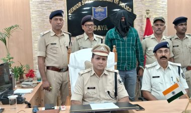 गया पुलिस ने टॉप-10 वांटेड लिस्ट में शामिल कुख्यात मुकेश शर्मा को दबोचा, 2 देसी कट्टा समेत ये सब बरामद