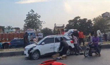 शराबबंदी वाले बिहार में शराब की लूट..गाड़ी का शीशा तोड़कर कार्टन लेकर भागे लोग, पुलिस..?