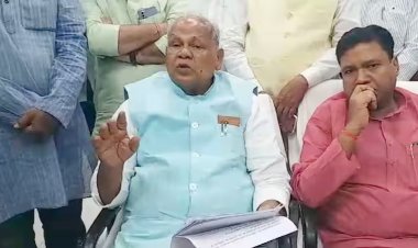 जीतन राम मांझी ने शिक्षक अभ्यर्थियों के लिए लगाई ‘अदालत’, नीतीश के नियुक्ति पत्र वितरण कार्यक्रम को बताया सरकारी इवेंट