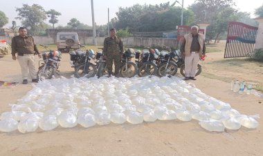 नवादा पुलिस को मिली बड़ी सफलता, 720 लीटर अवैध देसी शराब के साथ 7 मोटरसाइकिल किया जब्त