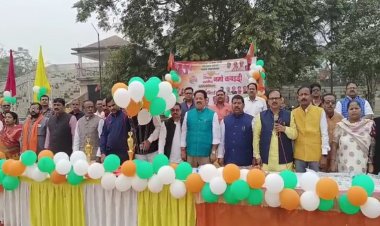 पटना सिटी में भाजपा किसान मोर्चा के नेताओं ने गुब्बारा उड़ाकर किया नमो कबड्डी का उद्घाटन, 8 टीमों ने लिया हिस्सा