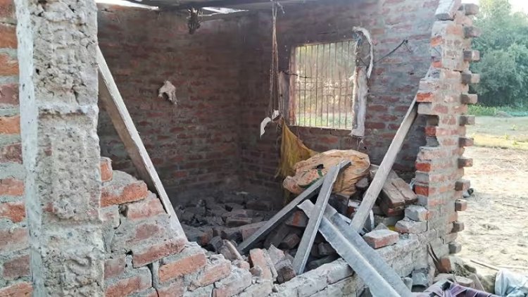 बिहार में पटाखे की फैक्ट्री में धमाका, तीन किशोरों की हालत गंभीर, इलाके में हड़कंप