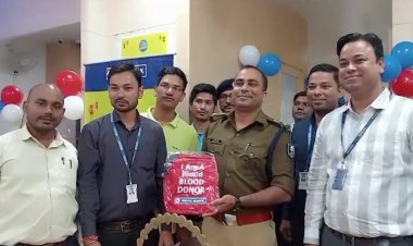 नवादा में HDFC बैंक द्वारा आयोजित रक्तदान शिविर में एसपी ने किया रक्तदान, बोले- रक्तदान जरुर करें