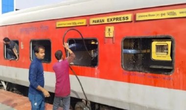 बिहार से मुंबई जा रही पवन एक्सप्रेस के एसी बोगी में लगी आग, खिड़की तोड़कर यात्रियों को निकाला गया बाहर
