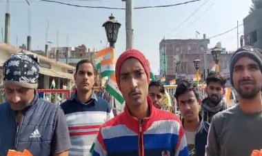 तिरंगे से पटा नवादा का वारिसलीगंज बाजार, हर किसी के निगाहें शहीद चंदन की दीदार को व्याकुल