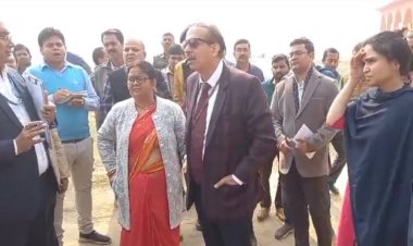 के के पाठक ने स्कूल निरीक्षण के दौरान प्रधानाध्यापक को किया निलंबित, 2 सहायक शिक्षकों का वेतन रोका