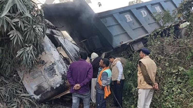 नालंदा में दो ट्रकों की आमने-सामने भिड़ंत, लगी आग, जिंदा जला ड्राइवर