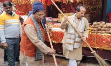 बीजेपी का मंदिर स्वच्छता अभियान शुरु, बड़ी पटनदेवी मंदिर पहुंच विजय सिन्हा ने की साफ-सफाई