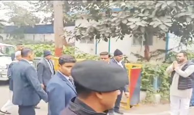 राबड़ी आवास पर बैक गेट से दही-चूड़ा भोज में पहुंचे सीएम नीतीश, मीडिया से बात किए बगैर 10 मिनट में पैदल ही निकले, मन में क्या?