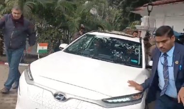 बिहार में मचे सियासी घमासान के बीच गवर्नर से मिलने पहुंचे सीएम नीतीश, 1 घंटे तक चली मुलाकात, विजय चौधरी भी साथ