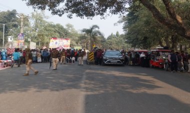अररिया में एक्सिस बैंक से दिनदहाड़े 90 लाख की लूट, फायरिंग करते अपराधी हुए फरार, कहां सो रही पुलिस..?