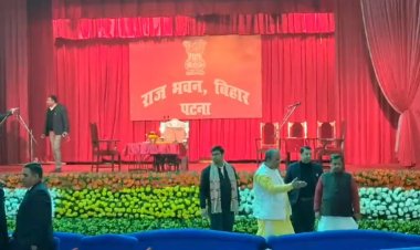 बिहार राजभवन में सच गया मंच, 9वीं बार इतिहास रचते हुए नीतीश कुमार सीएम पद की लेंगे शपथ