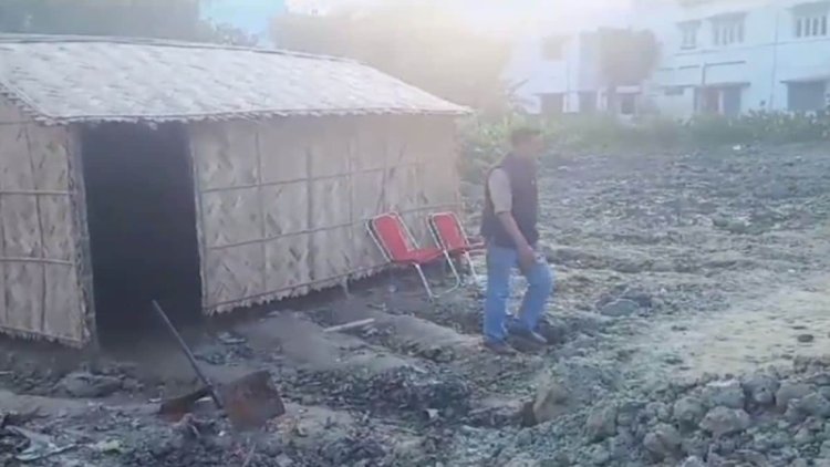 बिहार में पुल, सड़क के बाद तालाब की चोरी, रातों-रात मिट्टी भरकर भू-माफियाओं ने बनाई झोपड़ी