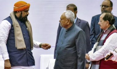 BREAKING NEWS: नीतीश कुमार ने गृह समेत 4 विभाग रखे अपने पास तो सम्राट चौधरी और विजय सिन्हा को क्या-क्या मिला..? जानिए