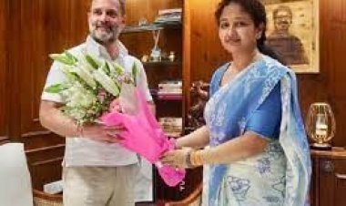 पूर्व सीएम हेमंत सोरेन की पत्नी कल्पना सोरेन से मुलाकात करने पहुंचे कांग्रेस नेता राहुल गाँधी...