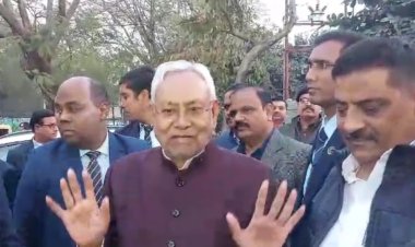 पीएम मोदी से मुलाकात कर पटना लौटे सीएम नीतीश खूब गदगद, बोले- अब इधरे परमानेंट रहेंगे, फ्लोर टेस्ट पर क्या..?