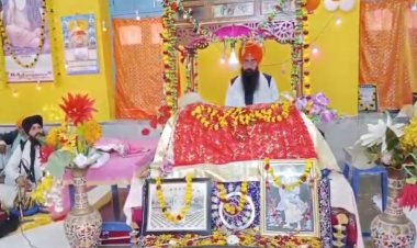 गुरू गोविंद सिंह जी के पावन प्रकाश पर्व पर कीर्तन व लंगर में शामिल हुए सैकड़ों लोग