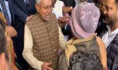 विधानसभा में एक-दूसरे से टकराये सीएम नीतीश कुमार और लालू प्रसाद यादव, नयी सरकार बनने के बाद पहली बार हुई मुलाक़ात...