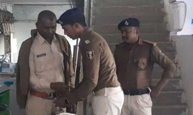 दरभंगा में नो-एंट्री में वाहनों से अवैध वसूली करता पकड़ा गया फर्जी दारोगा