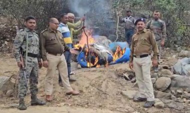 नवादा पुलिस ने शराब क़ो लेकर किया ताबड़तोड़ छापेमारी, कई शराब भट्ठियां ध्वस्त, हजारों लीटर शराब व महुआ घोल किया विनष्ट