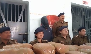 नवादा में गिट्टी लदे ट्रक से पुलिस ने 61 पैकेट गांजा किया जब्त, ट्रक ड्राईवर हुआ गिरफ्तार
