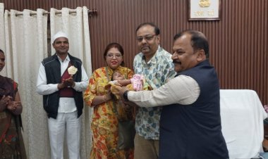 नवादा में मासूम अलीशा क़ो मिला ममता का छांव, कोलकाता की दंपति ने लिया गोद