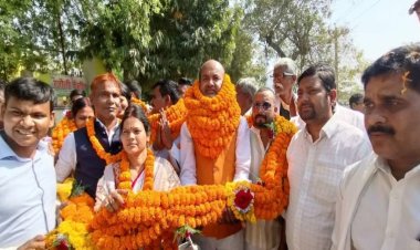 नरहट प्रखण्ड प्रमुख बनीं सुलेखा कुमारी और उप-प्रमुख बने मो. इसराइल, समर्थकों ने फूल-माला पहनाकर किया भव्य स्वागत