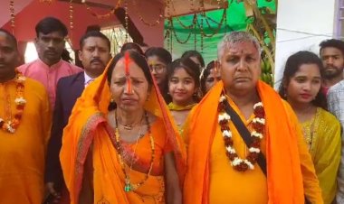 सरकारी शिक्षक ने अपने रिटायरमेंट के पैसे से गांव में खूबसूरत मंदिर का करवाया निर्माण