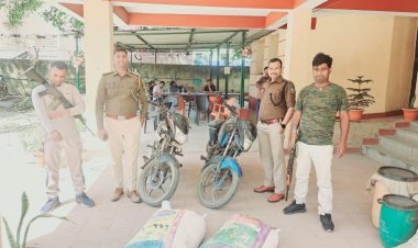 नवादा में 359 लीटर शराब एवं दो बाइक को पुलिस ने किया जब्त, एक धंधेबाज गिरफ्तार