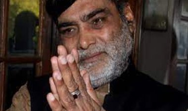 रेलवे अंडर पास को लेकर कुरथौल में नागरिकों ने सड़क जामकर किया प्रदर्शन, चुनाव में रामकृपाल यादव को सबक सिखाने की दे डाली धमकी...