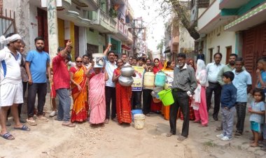 गया में पानी नहीं तो वोट नहीं नारेबाजी के साथ स्थानीय लोगों ने किया वोट बहिष्कार