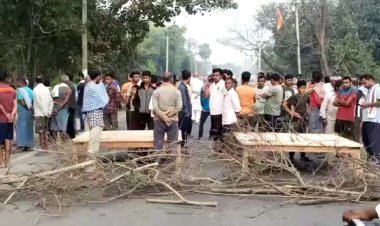 छपरा में पुजारी की हत्या के बाद आक्रोशित हुए ग्रामीणों ने मुख्य सड़क किया जाम, खूब हंगामा