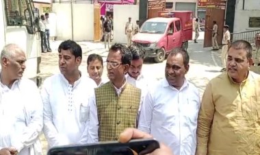 नवादा से RJD उम्मीदवार श्रवण कुशवाहा ने कराया नामांकन, शक्ति सिंह यादव, बाहुबली अशोक महतो एवं सागरिका पासवान पहुंचे साथ