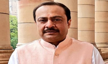 नवादा से एनडीए प्रत्याशी विवेक ठाकुर पर आपराधिक मुकदमे नहीं, कुल 2 करोड़ 85 लाख 43 हजार 552.36 रुपये की संपत्ति के हैं मालिक