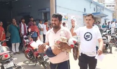 नवादा में यात्री से भरी टेंपो में मालगाड़ी ने मारी टक्कर, एक की मौत व दर्जनभर लोग जख्मी