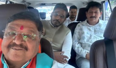 कांग्रेस को सूरत के बाद इंदौर में लगा तगड़ा झटका, प्रत्याशी अक्षय कांति बम ने आखिरी दिन नामांकन लिया वापस, बीजेपी में हुए शामिल