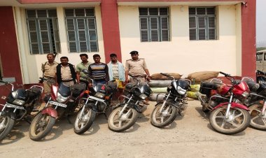 नवादा में उत्पाद पुलिस ने 950 लीटर शराब से लदे 7 बाइक को किया जब्त, तीन गिरफ्तार