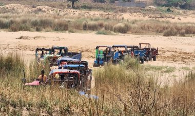 नवादा में अवैध बालू खनन करते 13 बालू लदे ट्रैक्टर जब्त, बालू माफियाओं में मचा हड़कंप