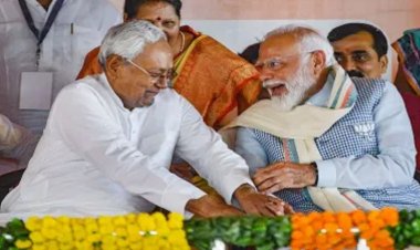 सीएम नीतीश की फिर फिसली जुबान, मंच से ही नरेंद्र मोदी को मुख्यमंत्री बनाने की करने लगे डिमांड