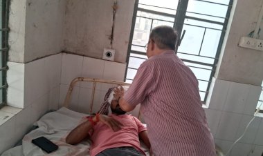 नवादा में अनियंत्रित कार गड्डे में पलटी, कार ड्राईवर समेत 10 लोग जख्मी