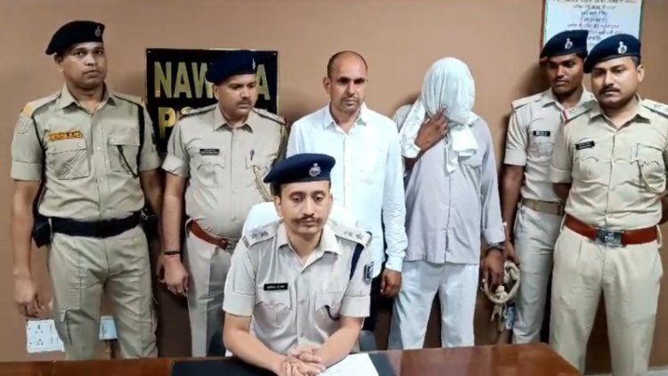 नवादा में हर्ष फायरिंग के आरोप में एक अभियुक्त को पुलिस ने बंदूक और कारतूस के साथ पकड़ा