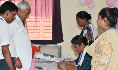 नीतीश कुमार ने बख्तियारपुर में डाला वोट, आम जनता से की ऐसी अपील..