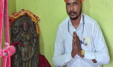 नवादा के कोपिन गांव में ईंट बनाने के लिए खेत में हो रही खुदाई के दौरान मिली गजलक्ष्मी की दुर्लभ मूर्ति