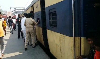 पटना से गया जा रही ट्रेन में एक व्यक्ति की लू लगने से मौत, तारेगना स्टेशन पर उतारा गया शव, पहचान में जुटी जीआरपी